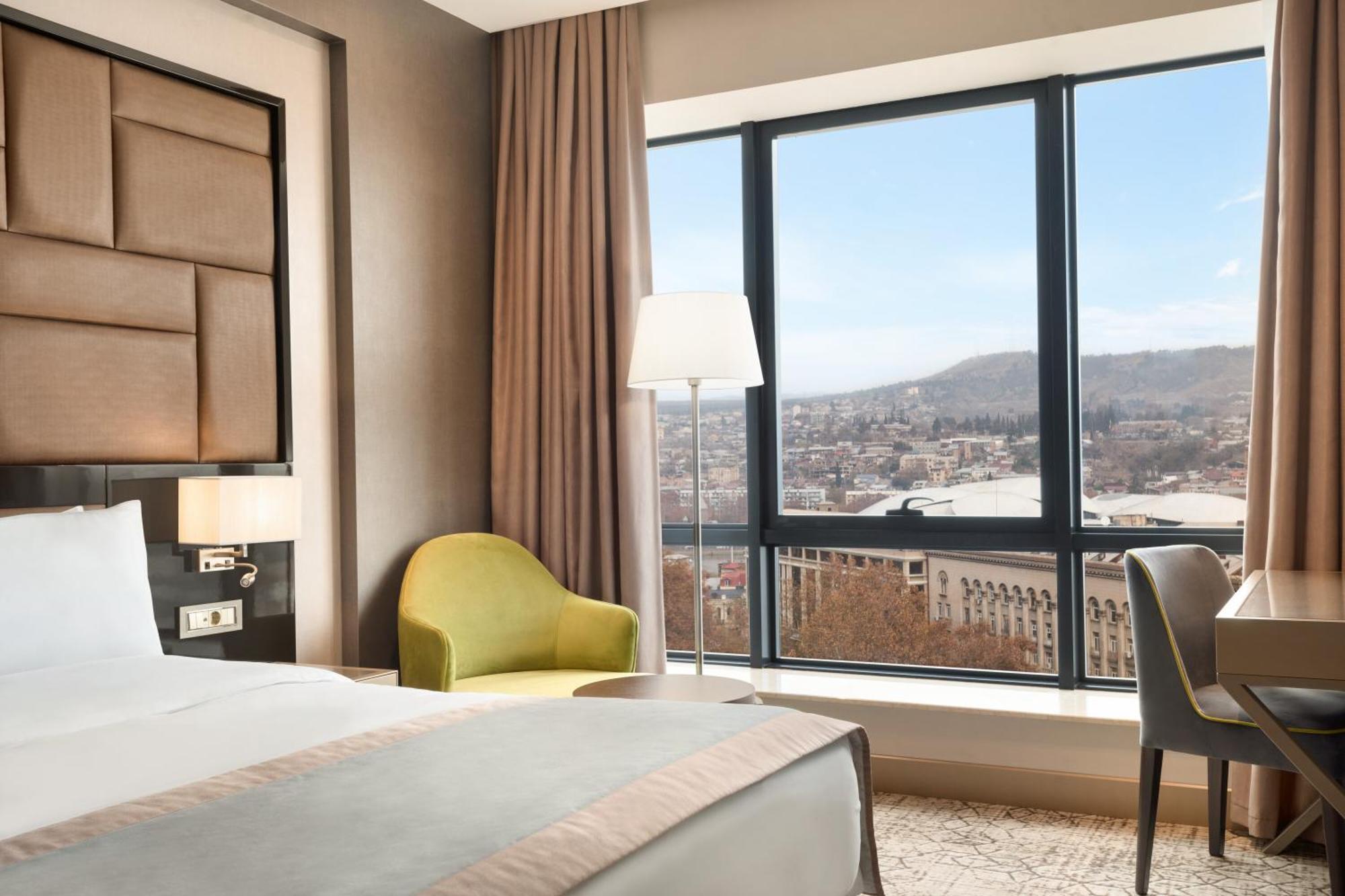 Wyndham Grand Tbilisi Hotel Kültér fotó